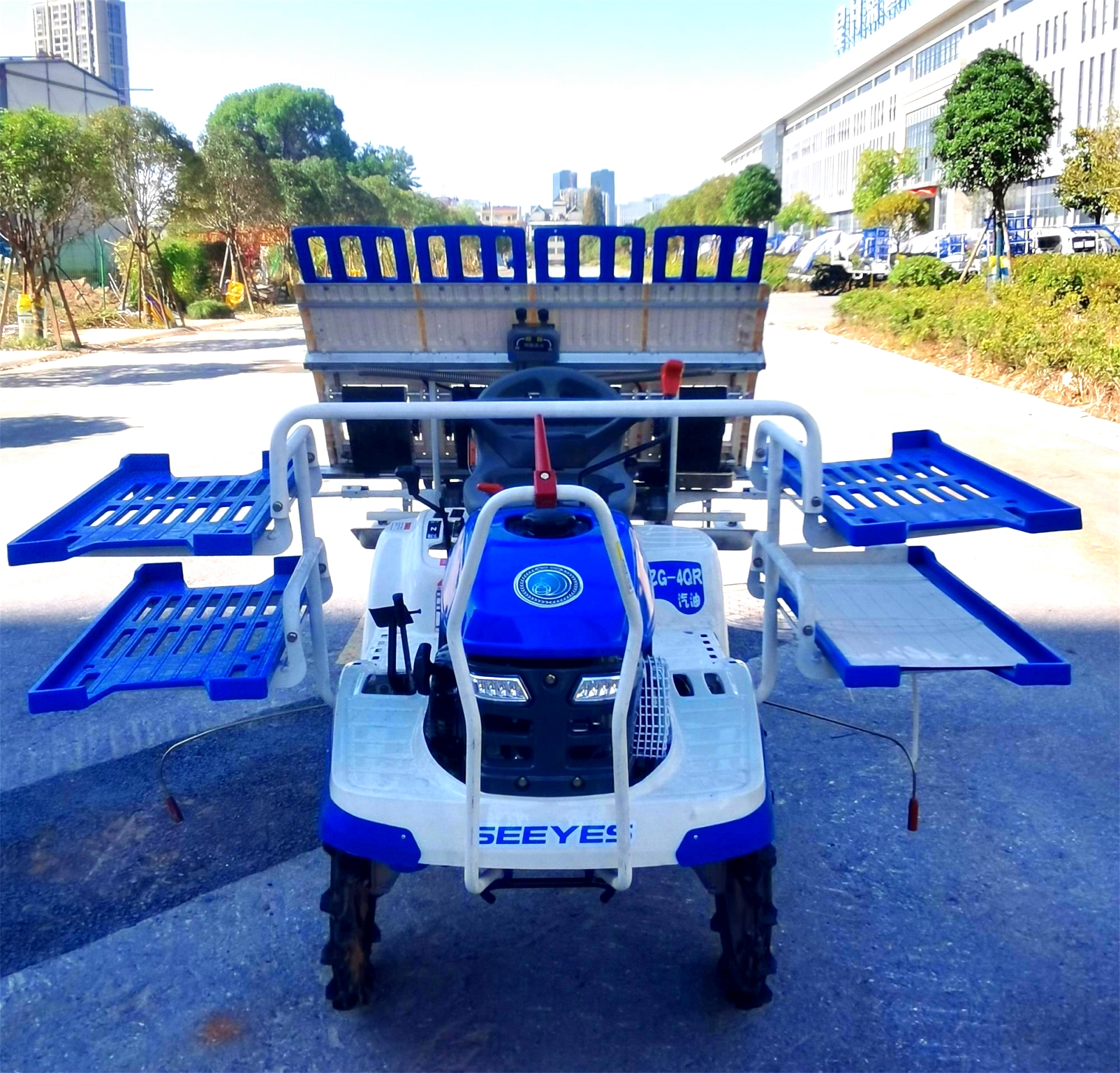 2ZG-4QR乘坐式水稻插秧机