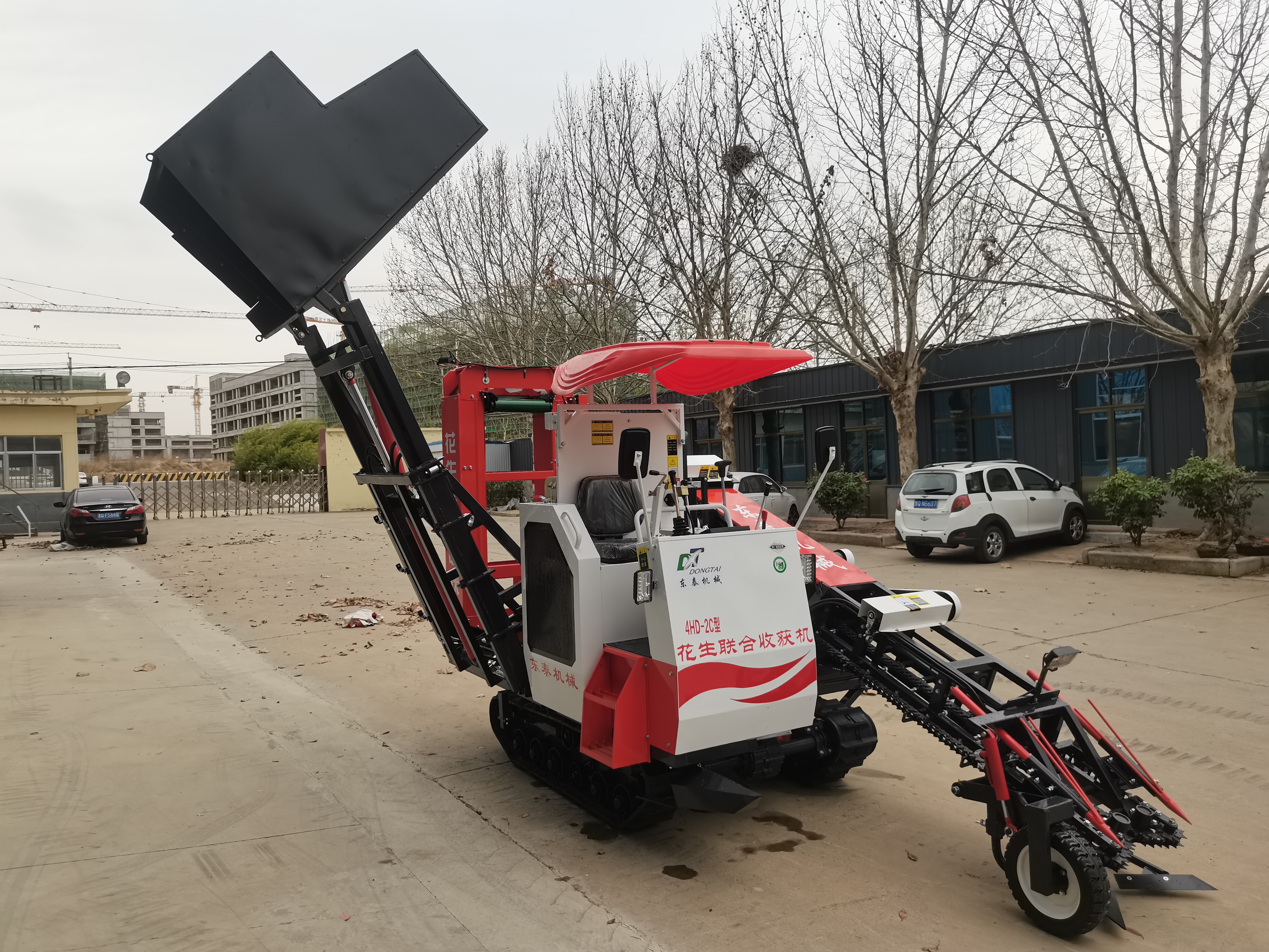 4HD-2C花生联合收获机