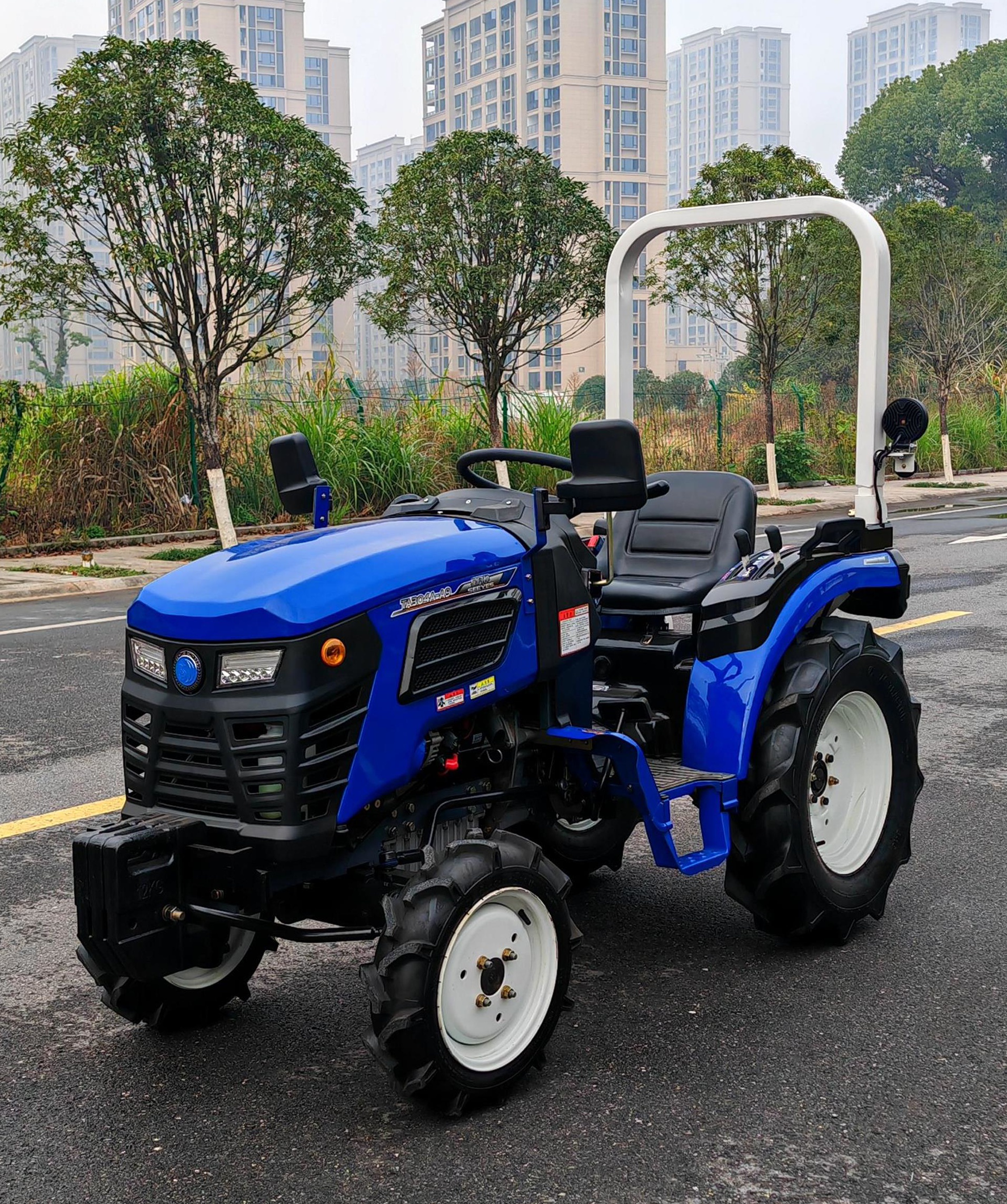 TA304-A9轮式拖拉机