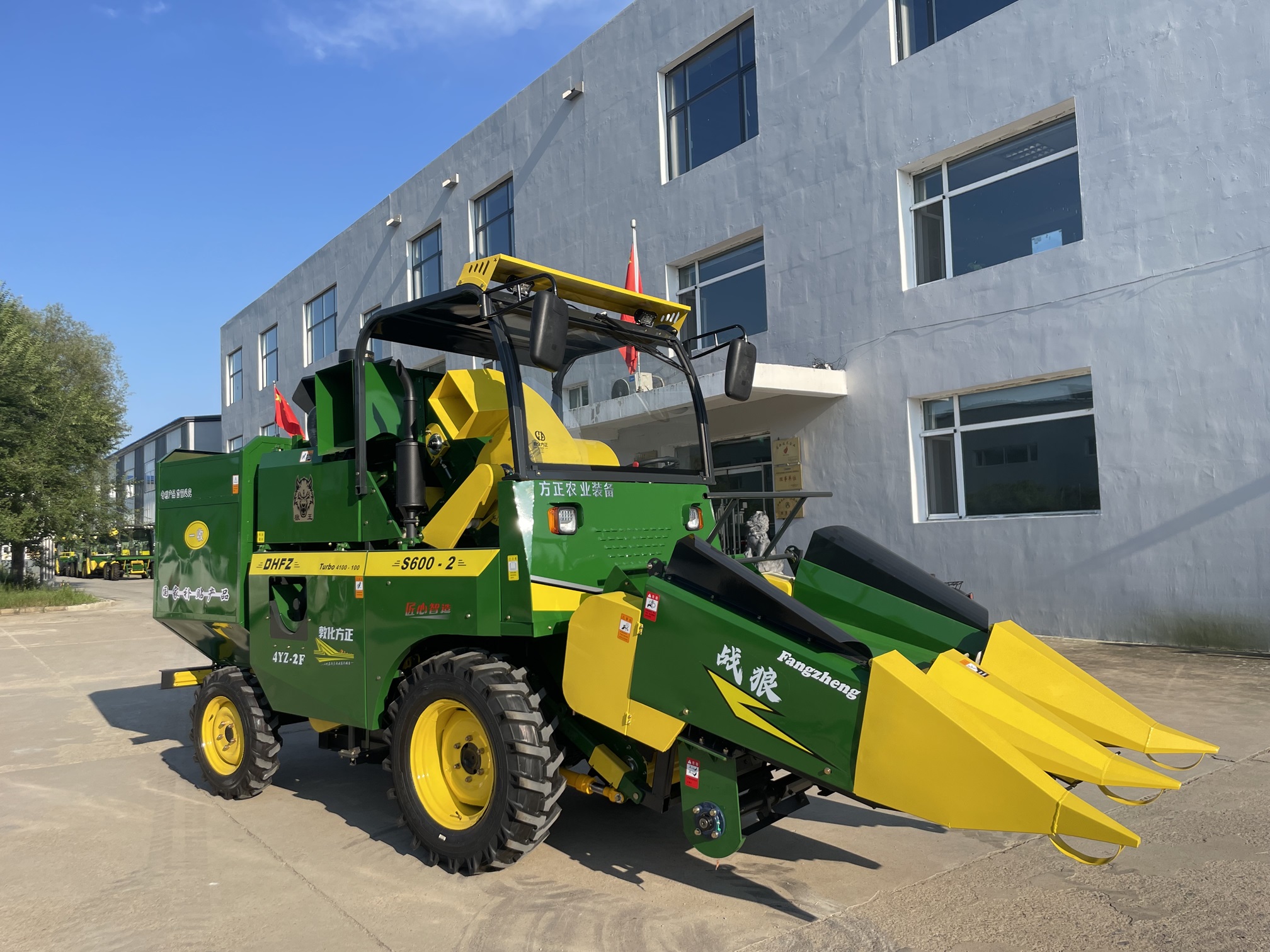 4YZ-2F两行自走式玉米收获机