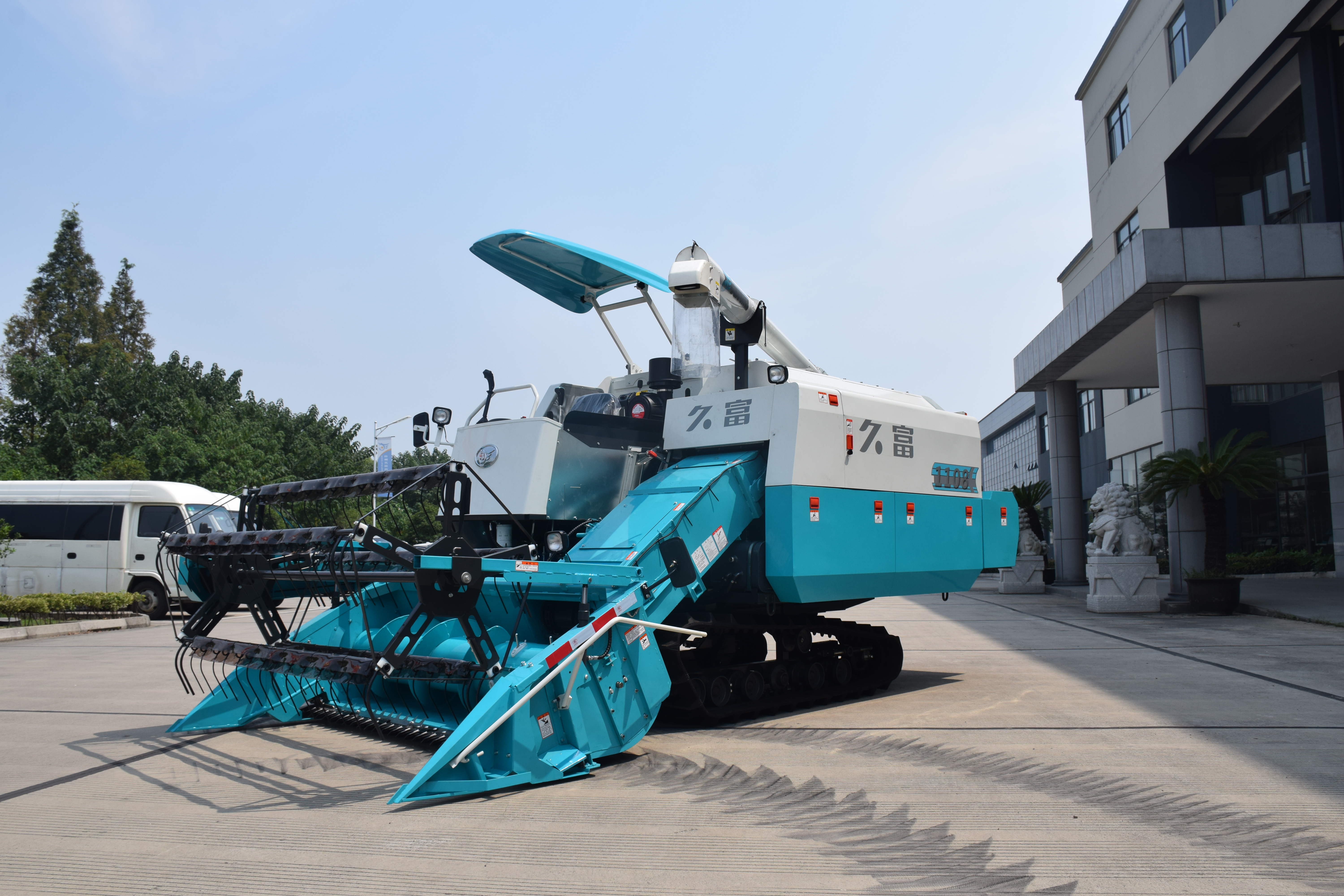 4LZ-6.0履带式全喂入联合收割机