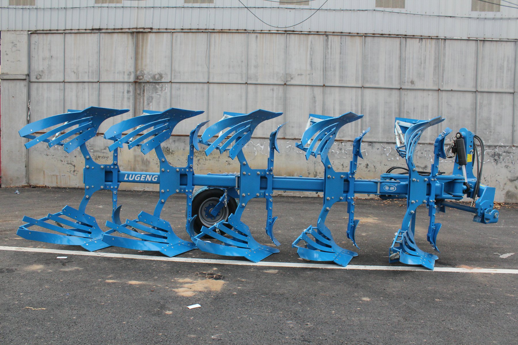 1LFT-5A液压翻转犁