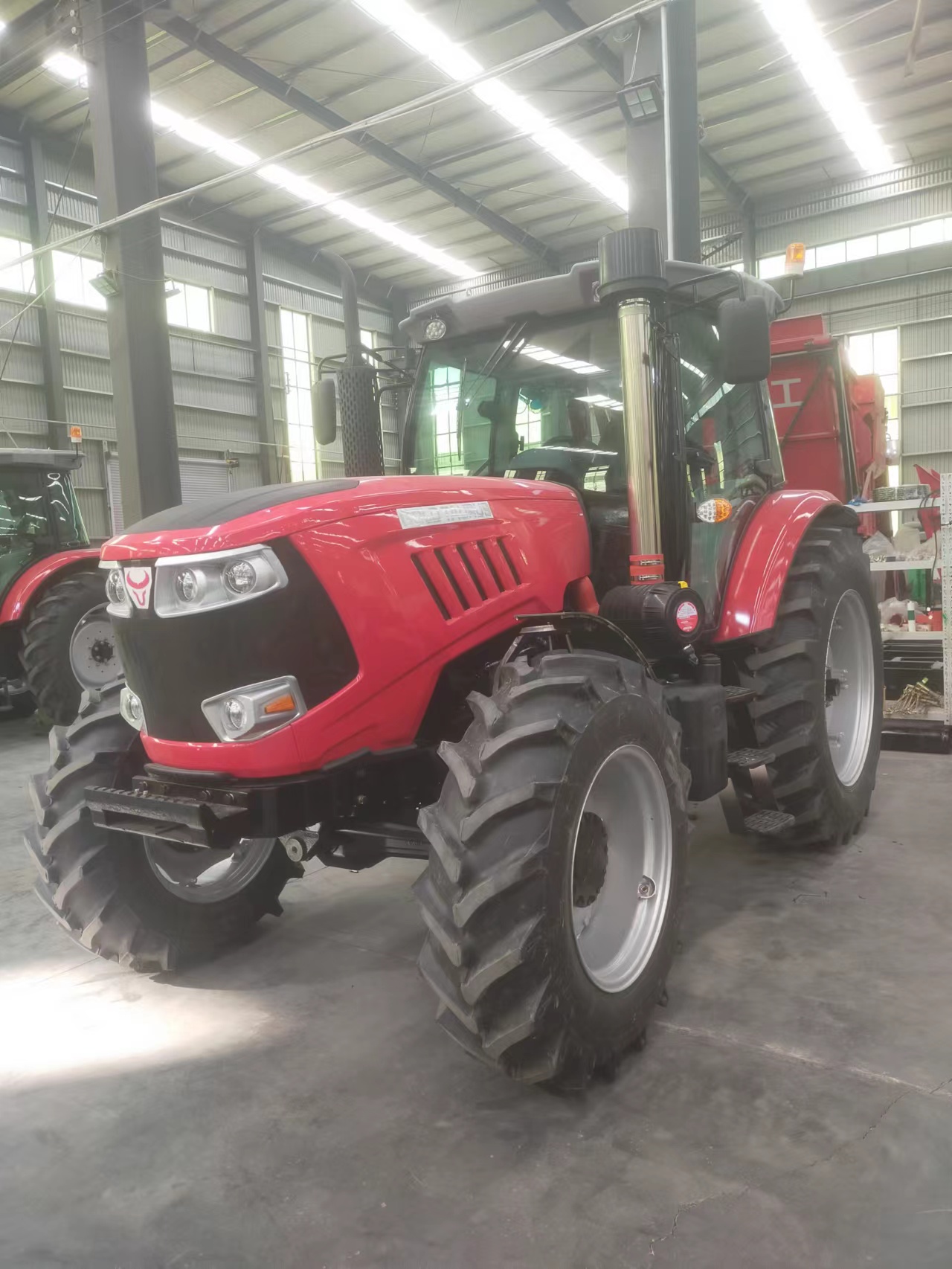 GT1804轮式拖拉机