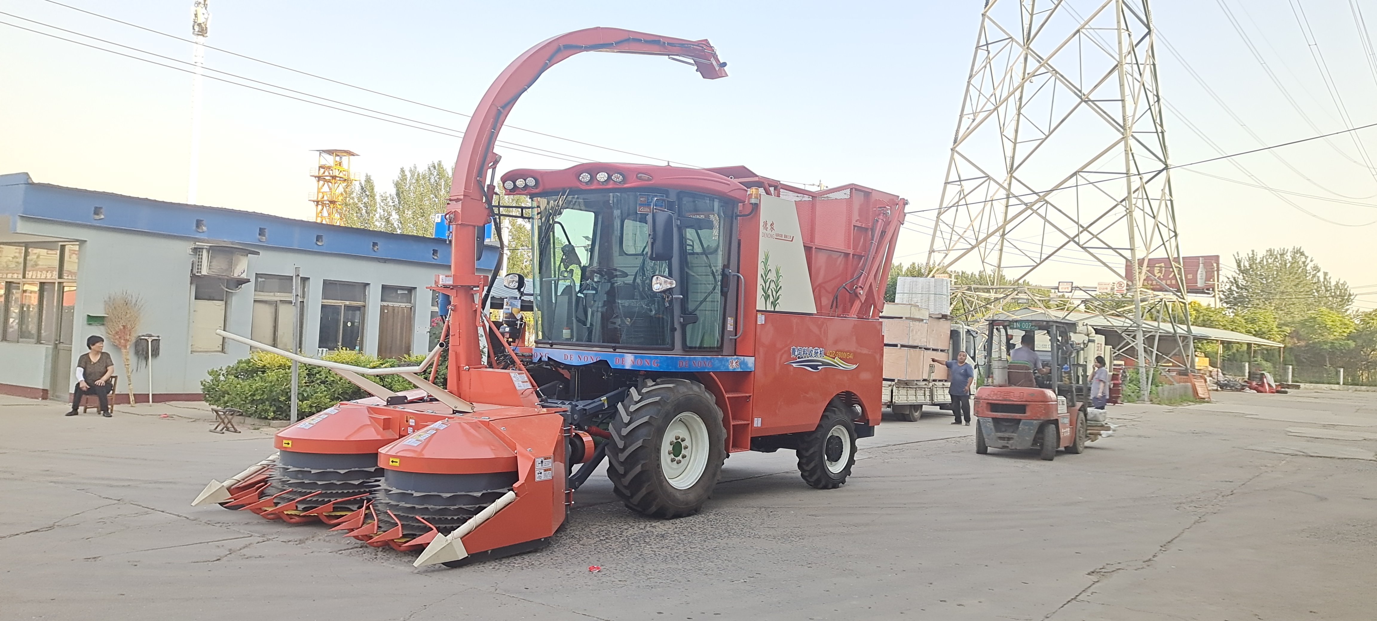 4QZ-2400自走式青饲料收获机