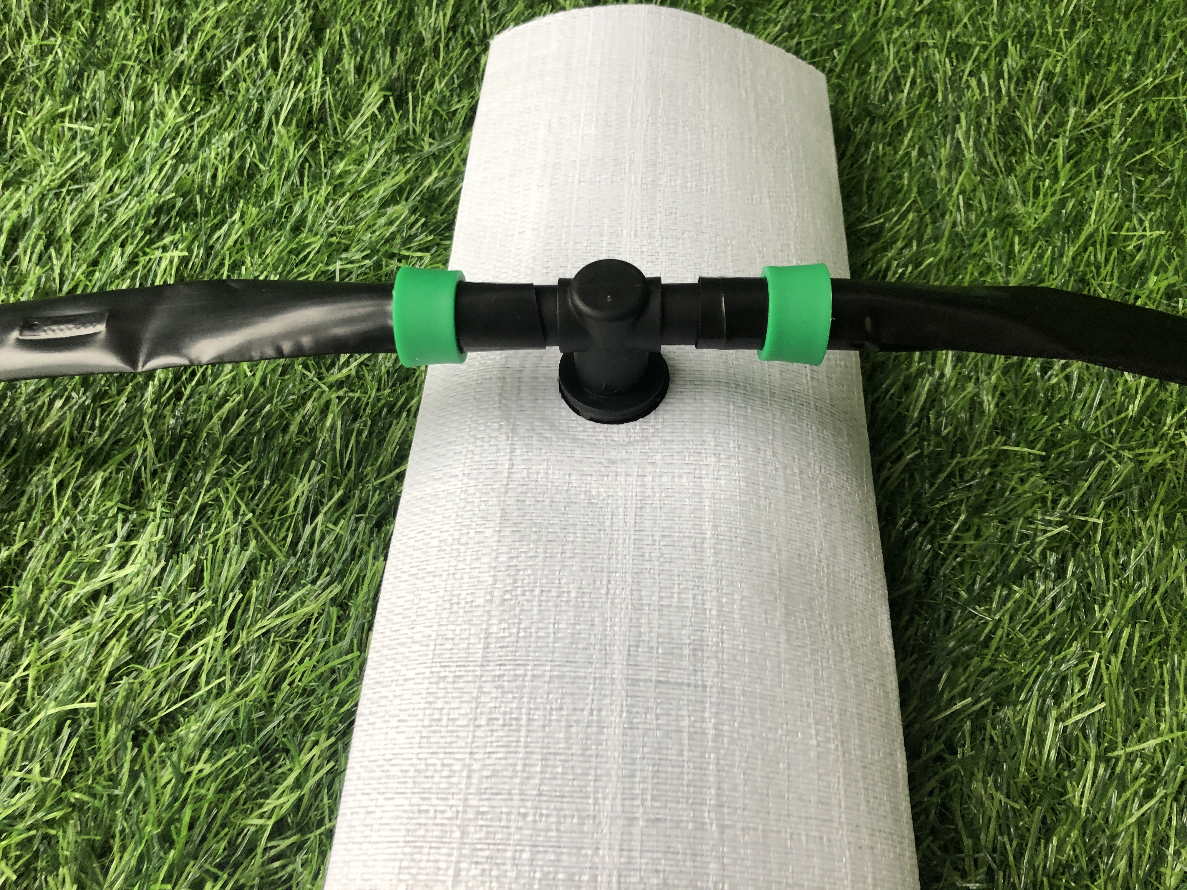 主管滴灌带主管PE预制孔水带