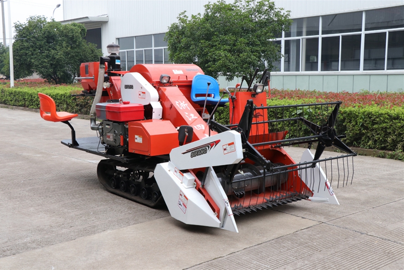 4LZ-1.5谷物联合收割机