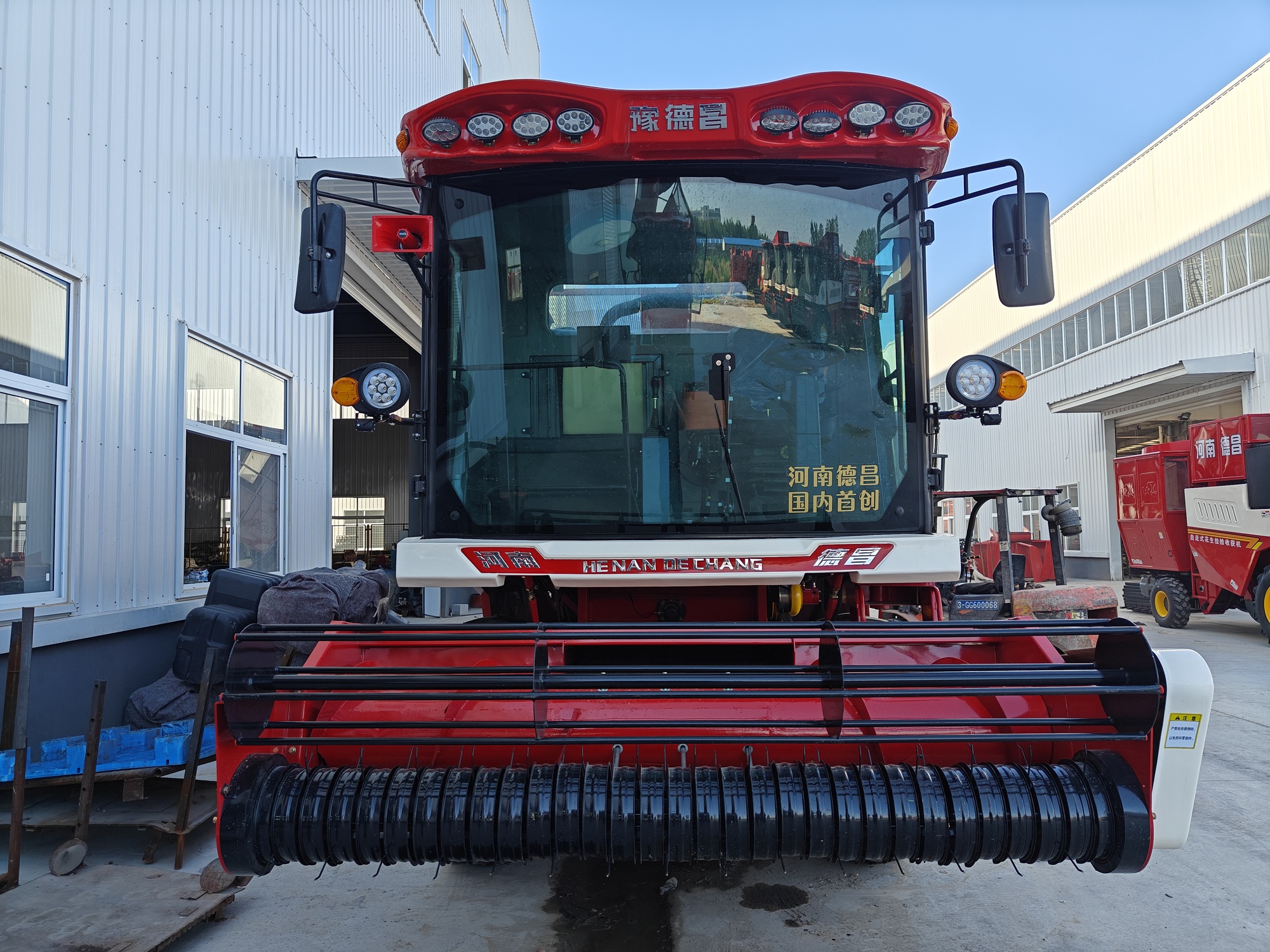 4HJL-8A液压型自走式花生捡拾收获机