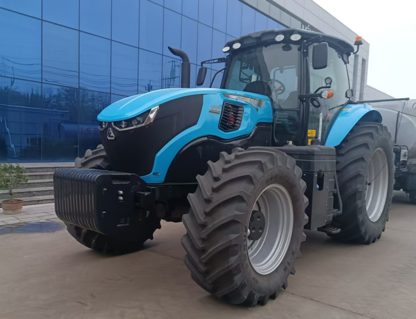 LZW2604轮式拖拉机