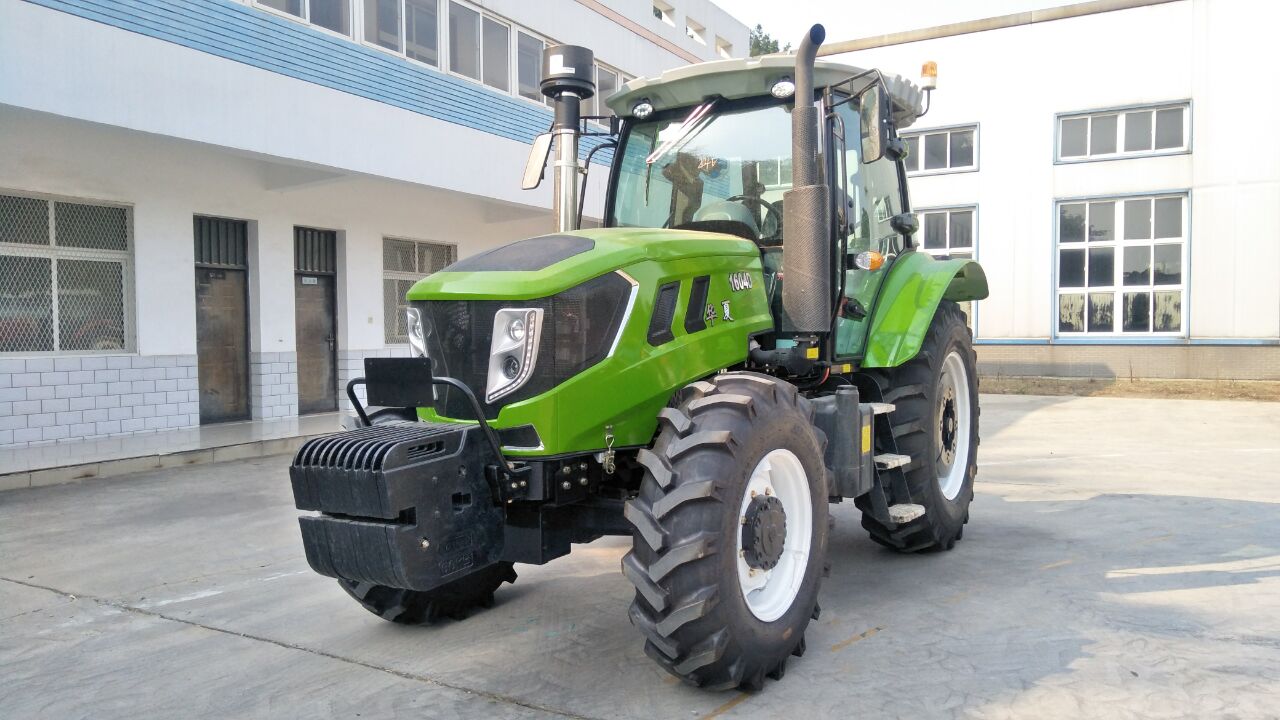 华夏1604轮式拖拉机