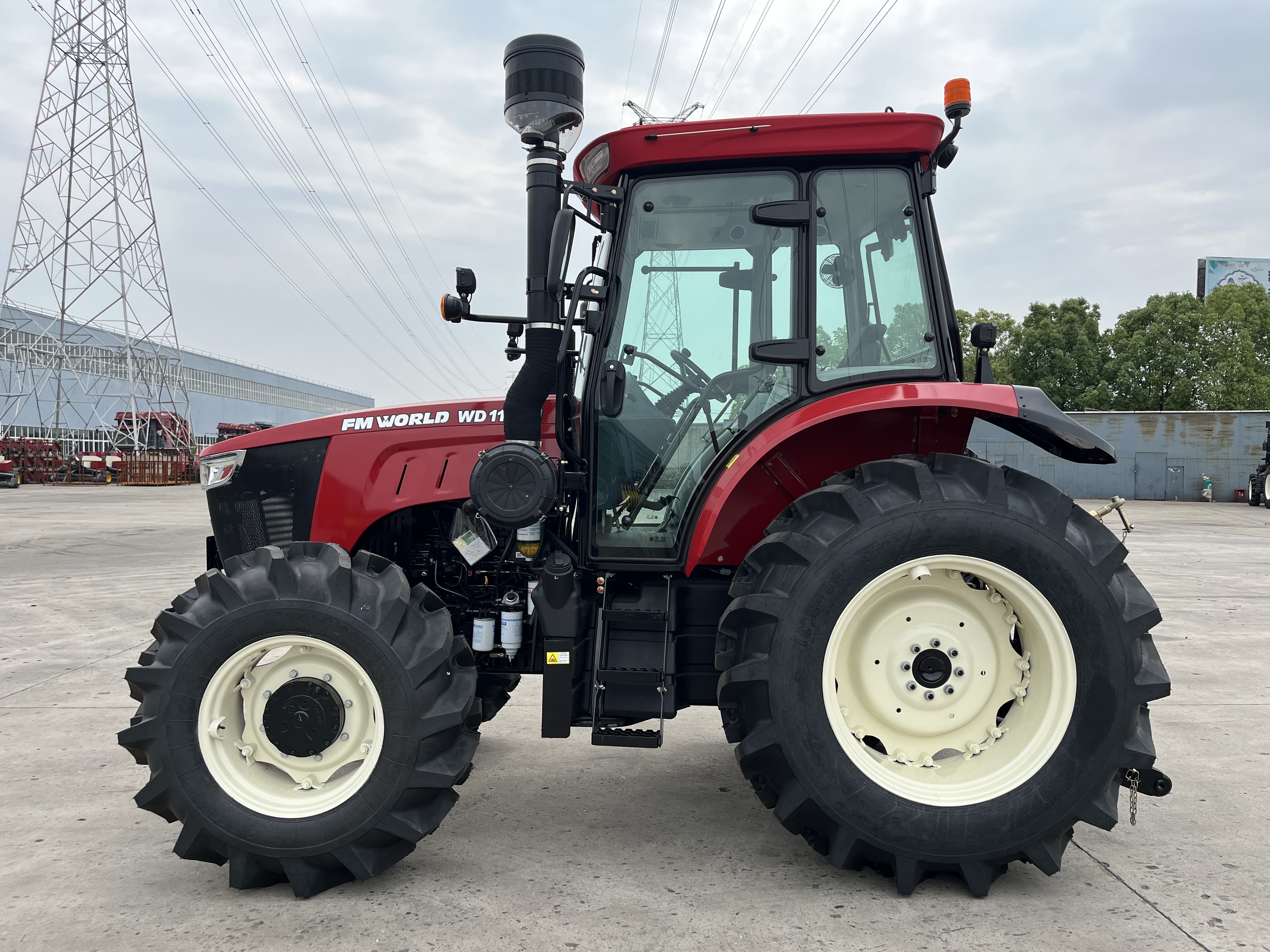 WD704FFM WORLD 110马力拖拉机