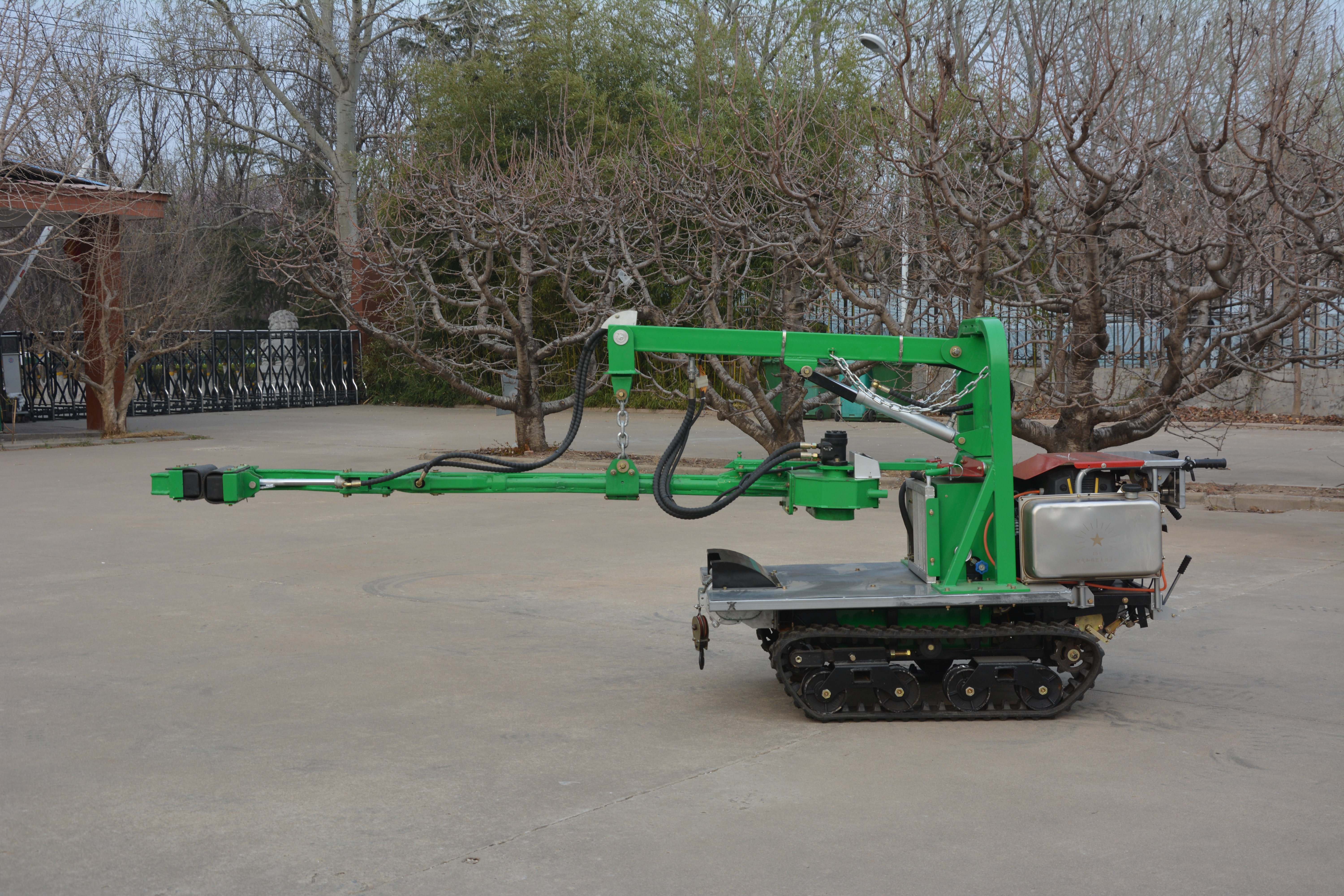 4YGZ-21A履带式摇果机