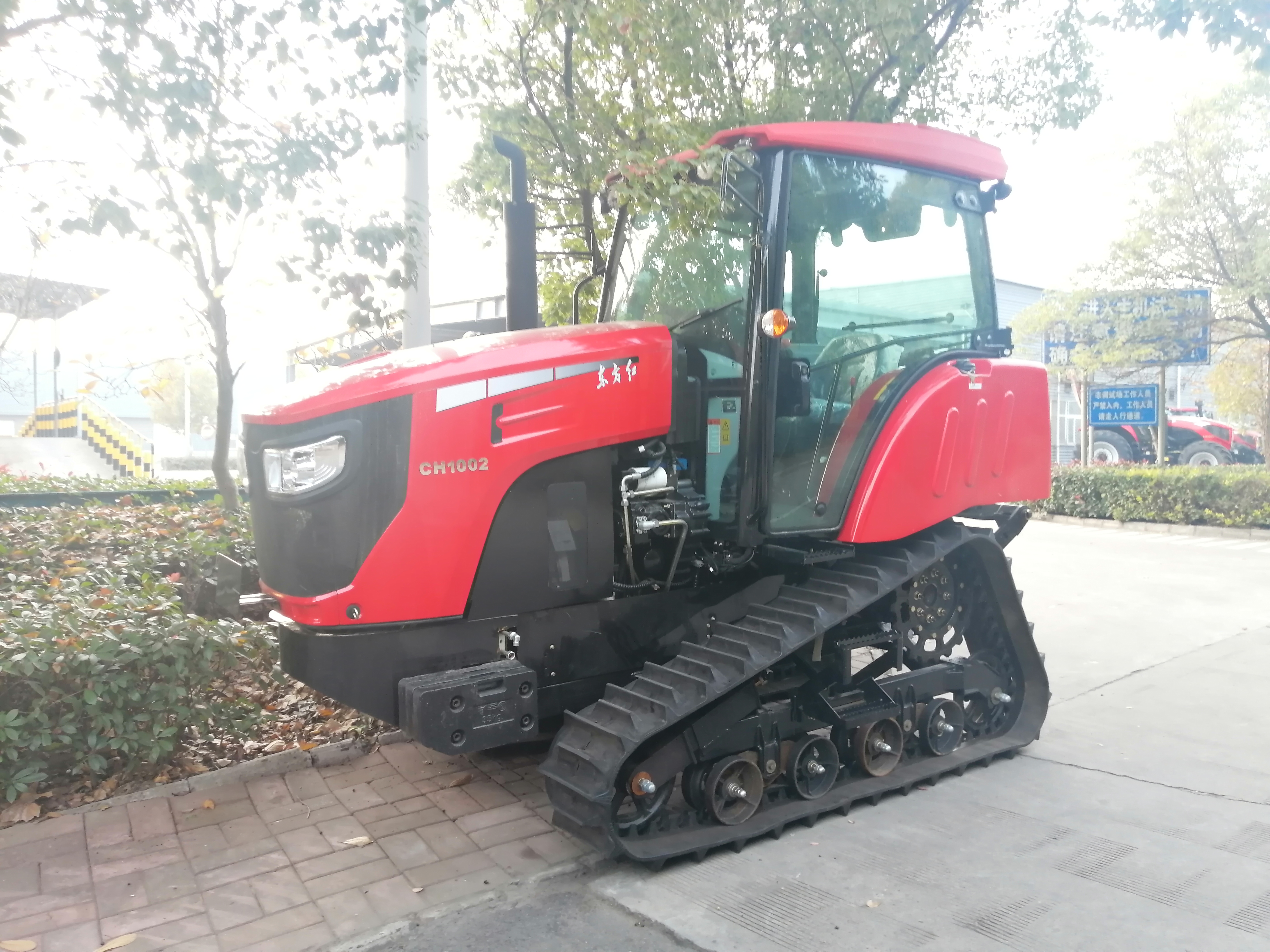 CH1002履带拖拉机