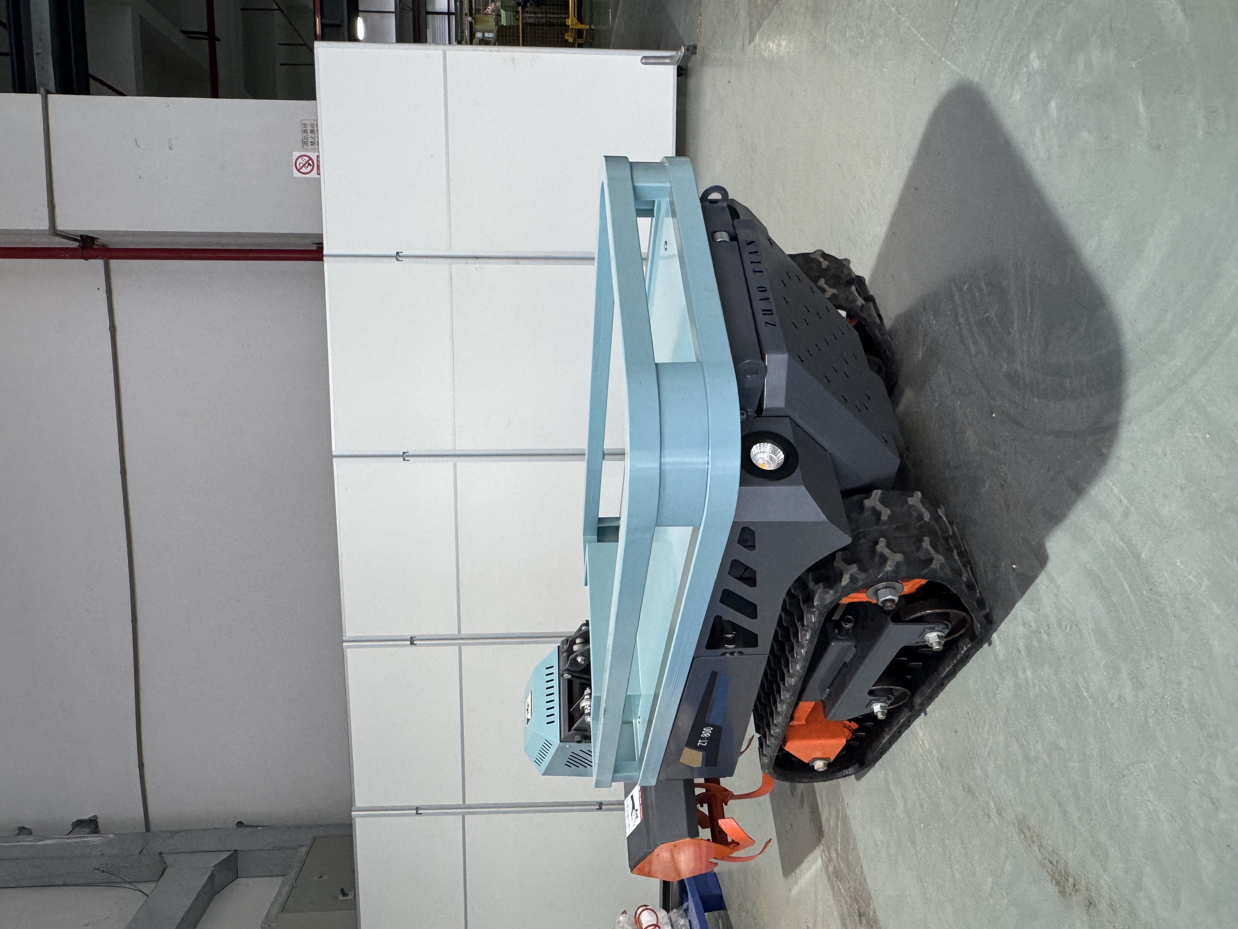 1GLD-8001GLD-800系列多功能新能源电动履带式旋耕机