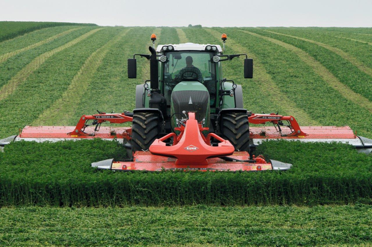 FC10030三联式割草压扁机