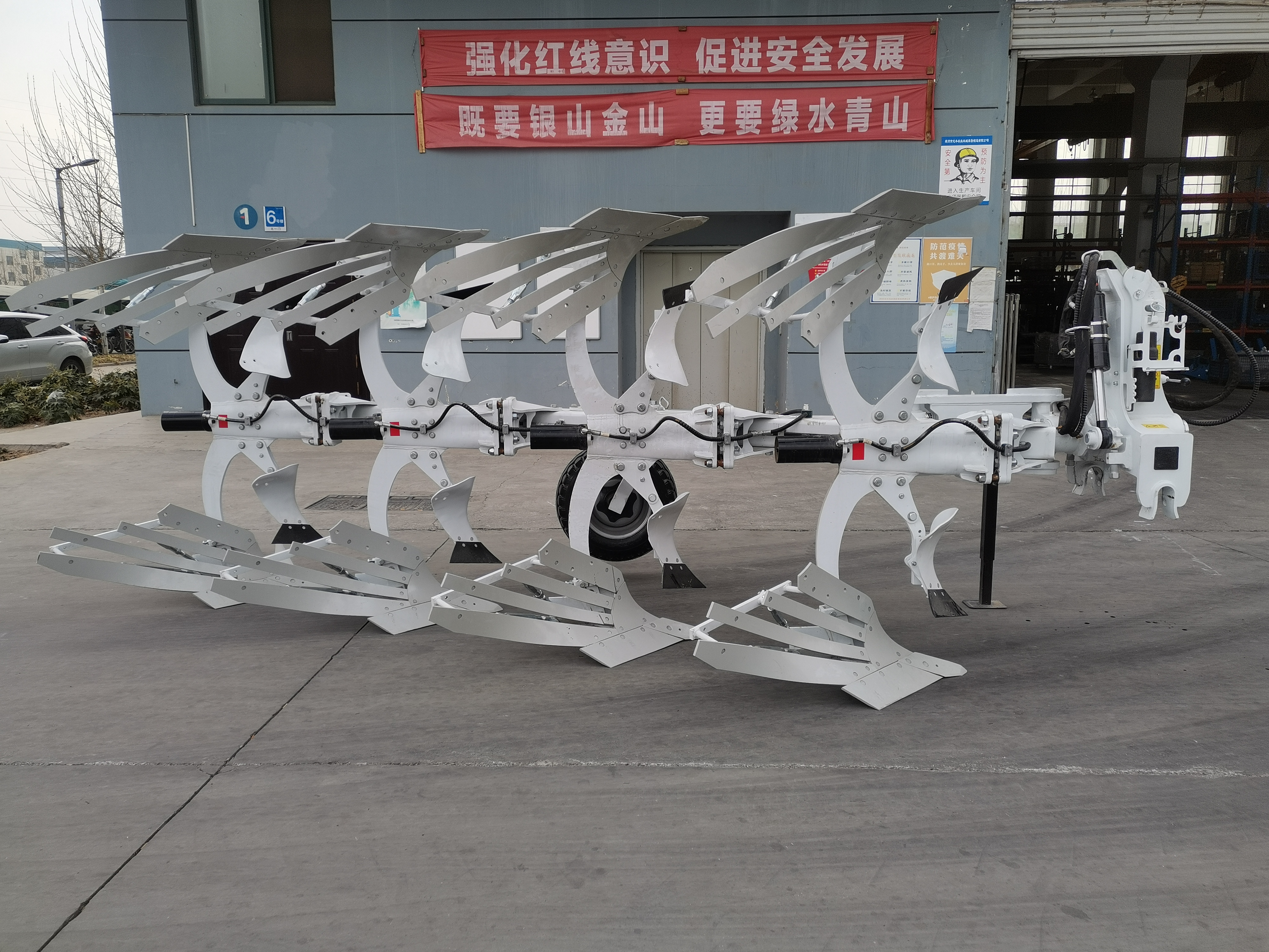 猛禽1LYFT-G460智能调幅液压翻转犁