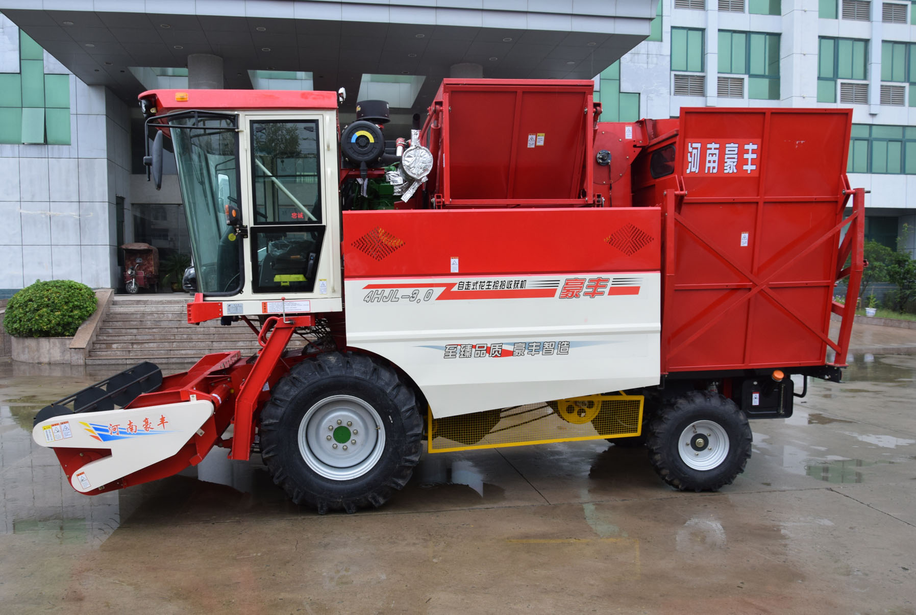 4HJL-3.0自走式花生捡拾收获机