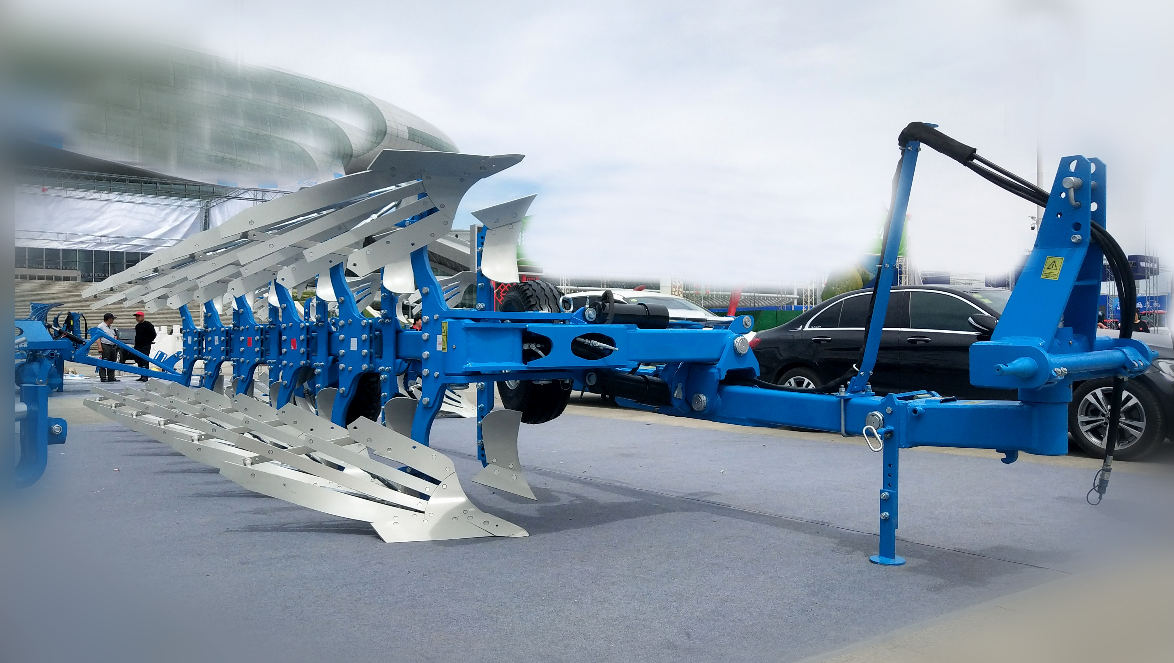 1LYFT-660液压翻转调幅犁