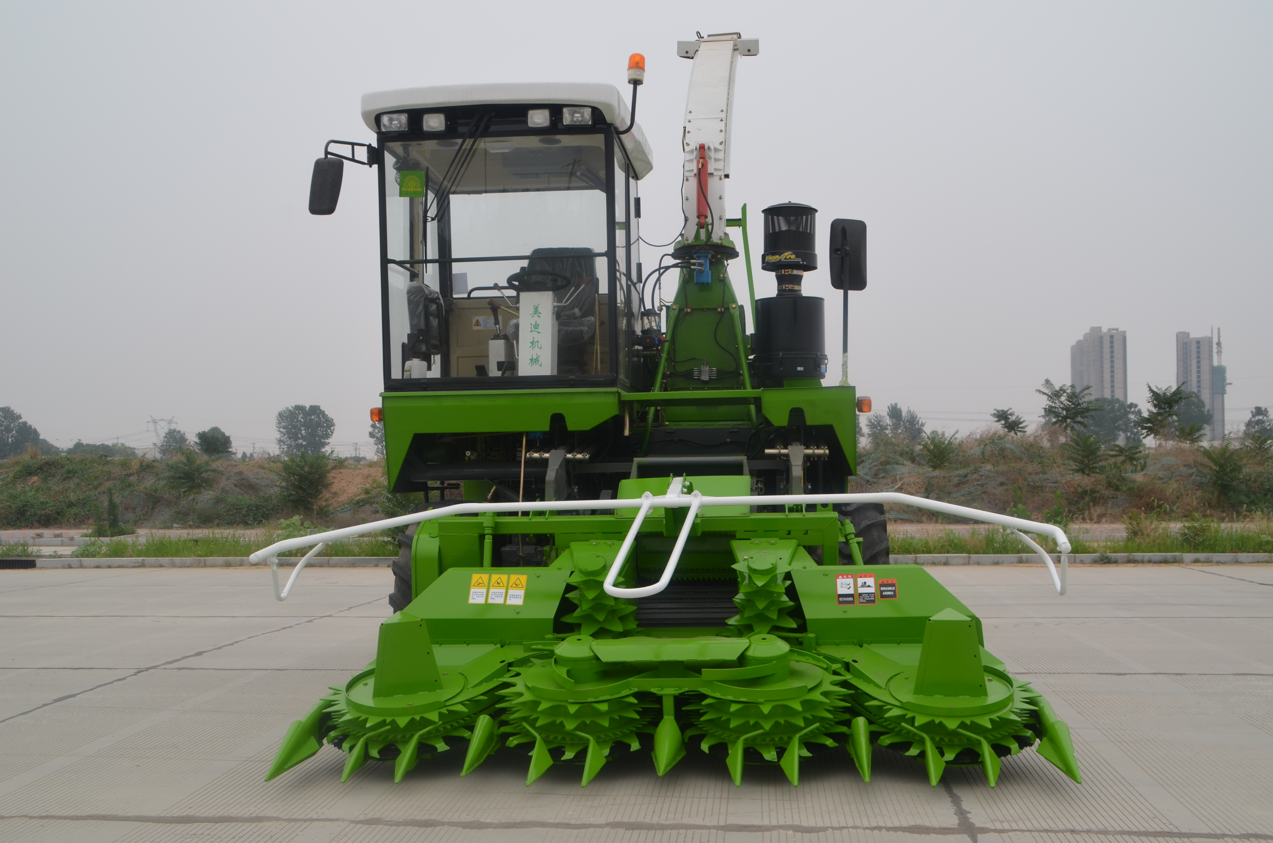 9QZ-3300A自走式青饲料收获机