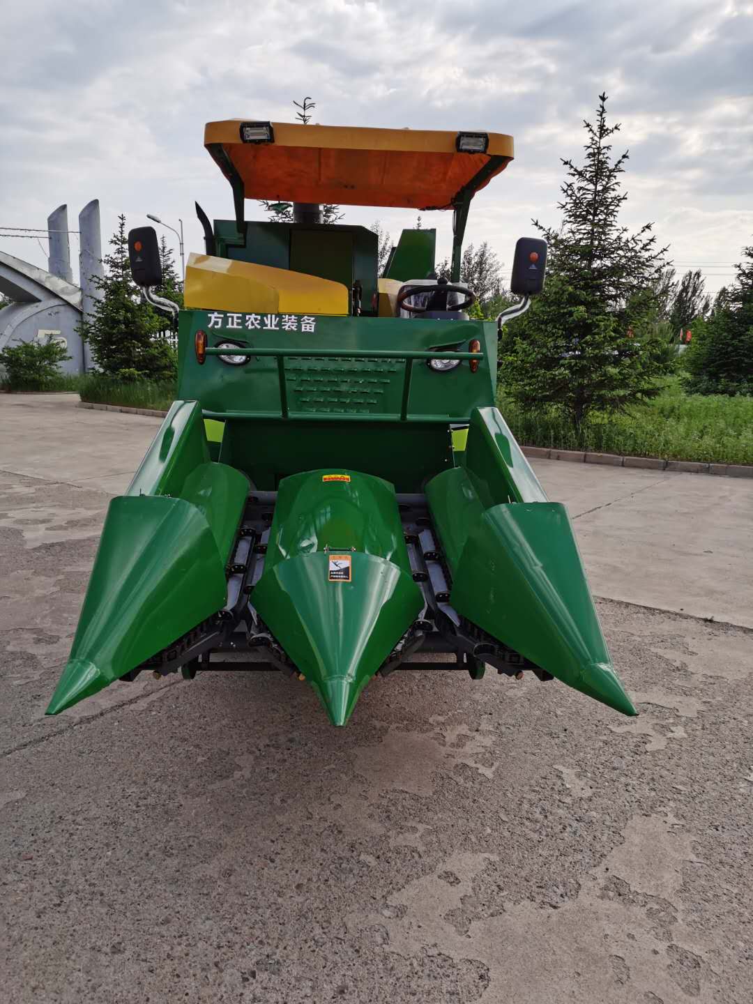 4YZH-2自走式玉米联合收获机