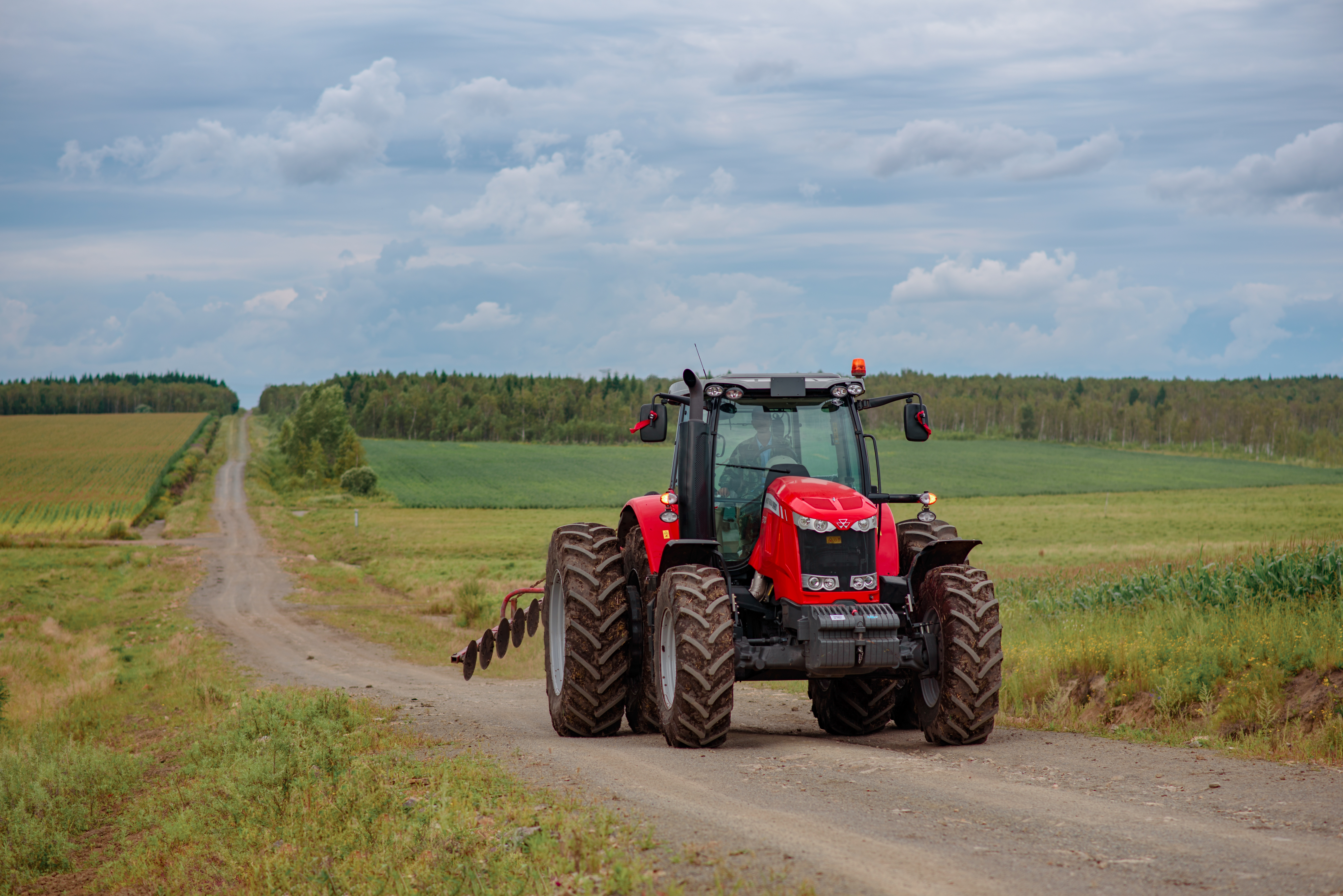 MF 2404麦赛福格森拖拉机