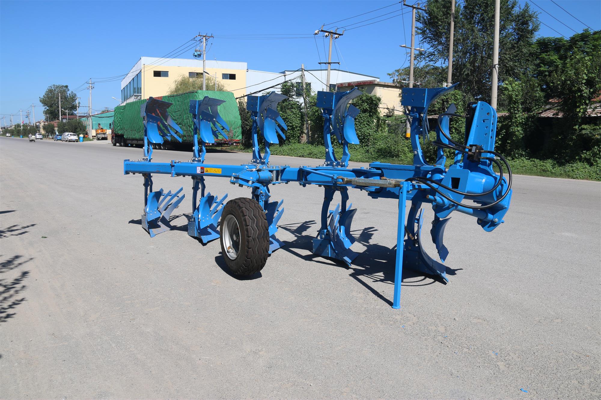 1LFT-550液压翻转调幅犁