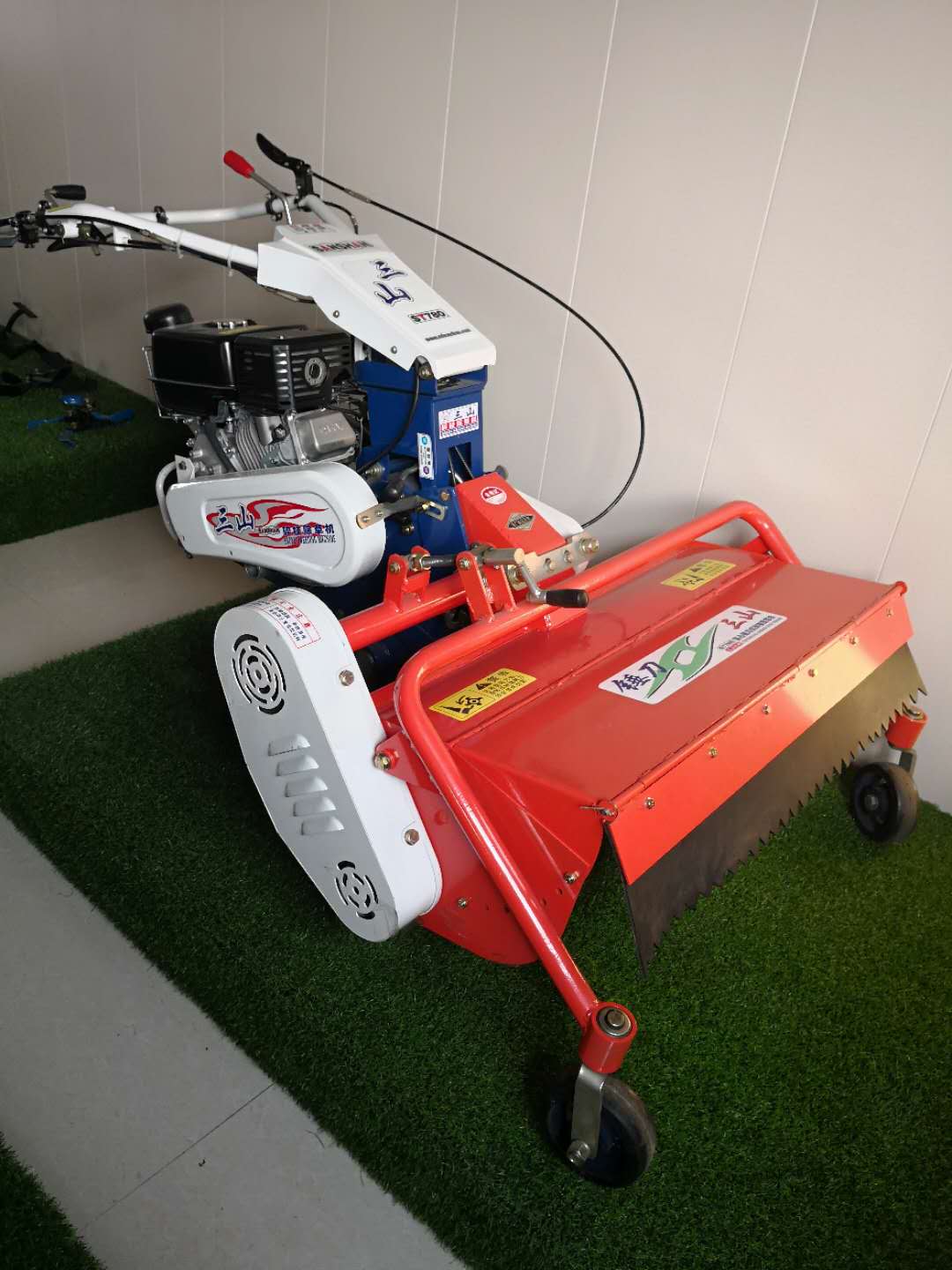 ST766碎枝除草机